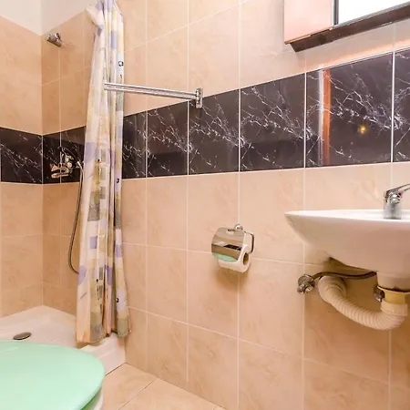 Komin Apartman Stomorska