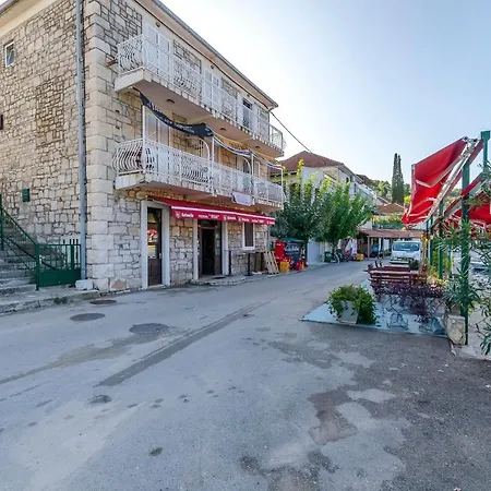 Apartman Komin