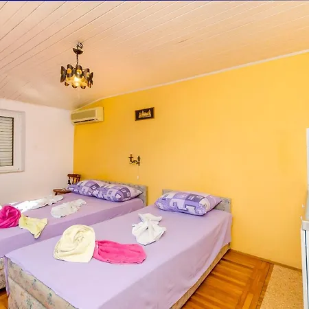 Apartman Komin